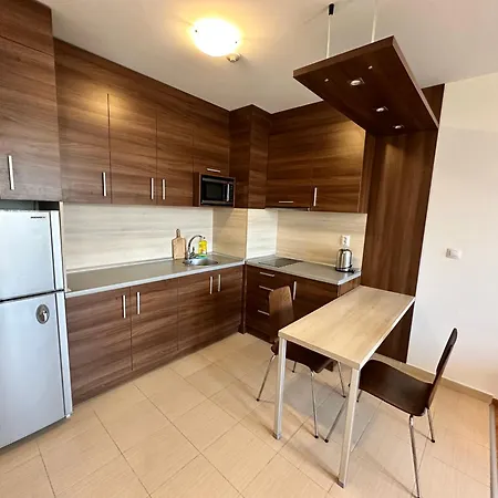 In Belvedere Club شقة